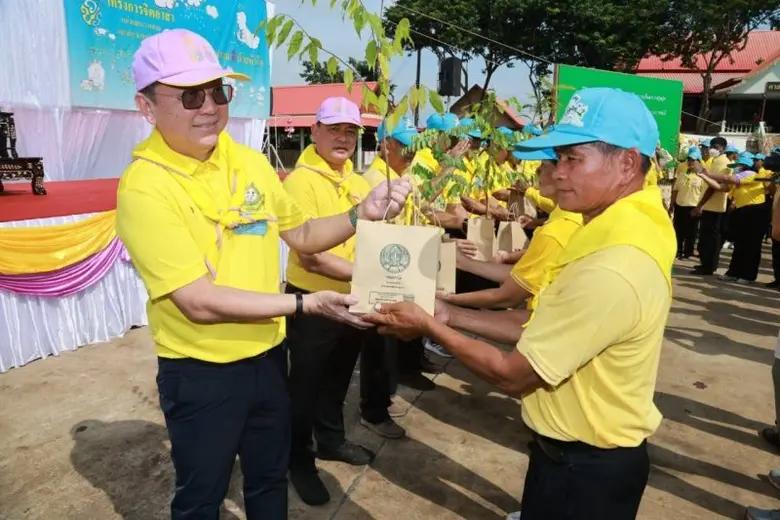 ทส. ร่วมกับมูลนิธิมิราเคิล ออฟไลฟ์ จ. พิจิตร จัดทอดผ้าป่าต้นไม้เนื่องในวันรักต้นไม้ประจำปีของชาติ