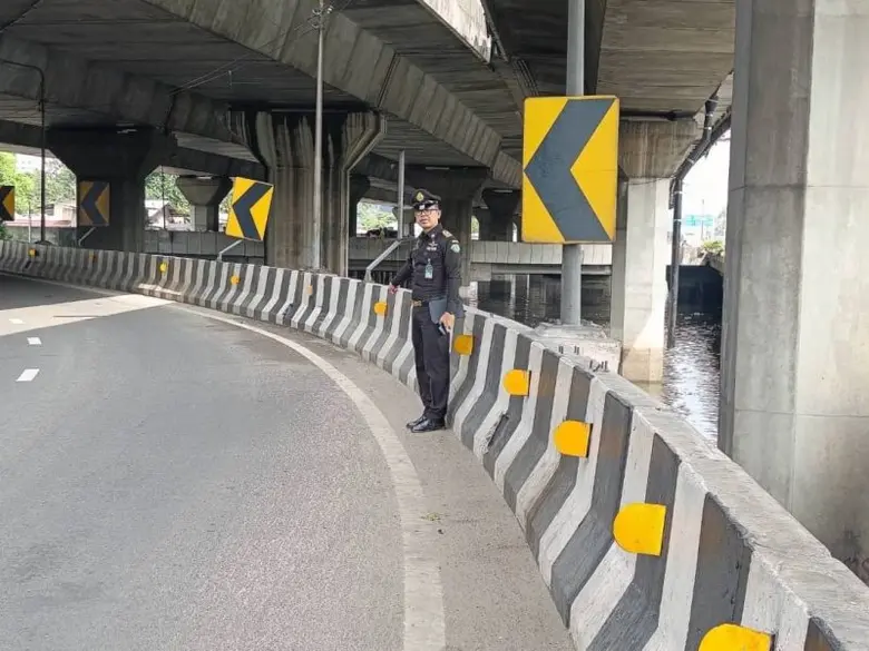 กทม.เร่งหารือแก้ไขจุดเสี่ยงอุบัติเหตุบนสะพานยกระดับจตุรทิศ พร้อมหาทางป้องกันในระยะยาว