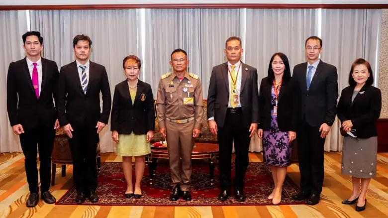 พลเอก ไพบูลย์ คุ้มฉายา องคมนตรี ให้เกียรต...