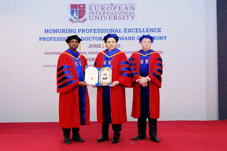 นายวรวัฒน์ นาคแนวดี ประธานเจ้าหน้าที่บริห...