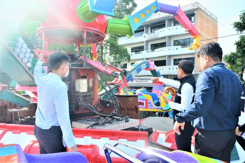 เขตบางพลัดสั่งระงับใช้เครื่องเล่นที่เกิดอุบัติเหตุ ประสาน วสท.ร่วมตรวจสอบ