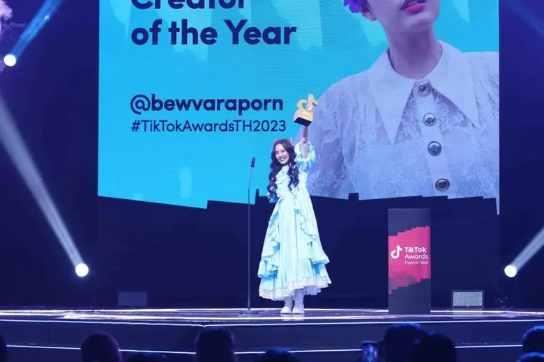 กลับมาอีกครั้งกับการประกาศรางวัลสุดยอดผู้...