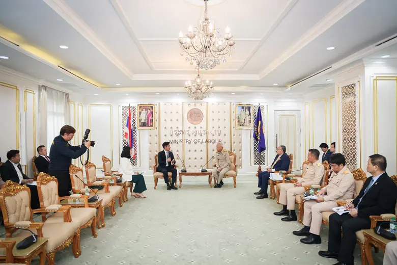 แกร็บยกทีม พบ "พิพัฒน์" รมว.แรงงาน เตรียมยกระดับคุณภาพชีวิตคนขับแรงงานรุ่นใหม่ พร้อมส่งเสริมให้ผู้สูงวัยทำงานได้