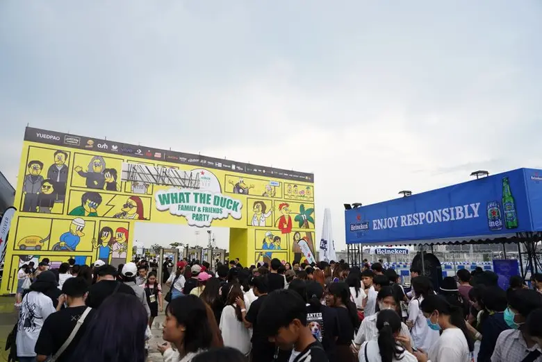 ปล่อยใจไหลไม่มีสะดุดไปกับ "WHAT THE DUCK FAMILY & FRIENDS PARTY" คอนเสิร์ตใหญ่ครั้งแรก ที่รวมพลคนรักเสียงเพลงกว่า 7,000 ชีวิต สร้างโมเมนต์สุดอบอุ่น เสิร์ฟความสนุก 2 เวที ตลอด 10 ชั่วโมงเต็ม