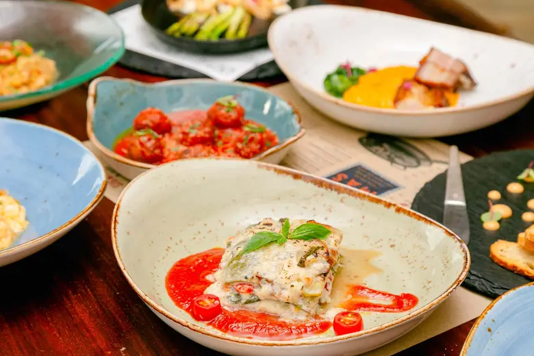 เติมเต็มความอร่อยมื้อเที่ยงในสไตล์สเปน ณ ห้องอาหารอูโนมาส โรงแรมเซ็นทาราแกรนด์ฯ เซ็นทรัลเวิลด์