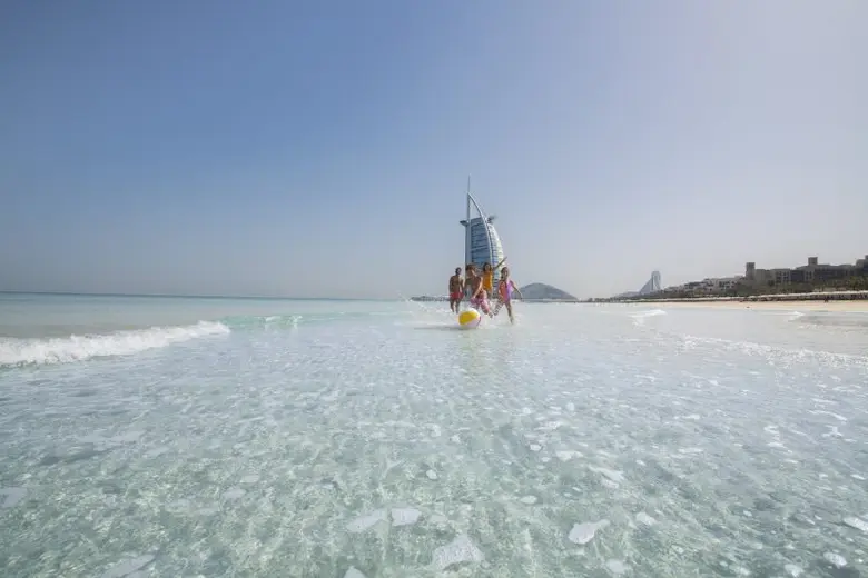 เพลิดเพลินกับแสงแดดอุ่นในฤดูหนาว และใช้บอ...