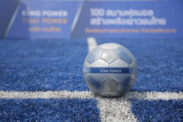 คิง เพาเวอร์ สร้างพลังเยาวชนไทย ส่งมอบสนามฟุตบอลหญ้าเทียมมาตรฐานสากลแห่งแรกบนเกาะลิบง จ.ตรัง