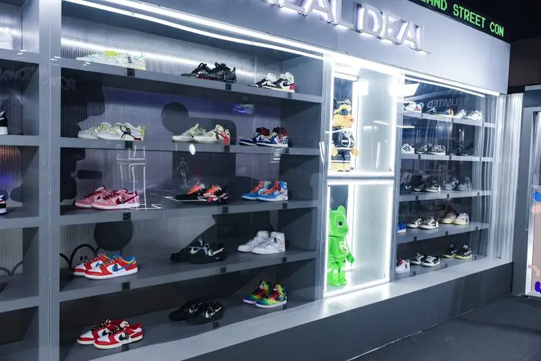 ผ่านไปแล้วสำหรับ "Thailand Street Con 202...