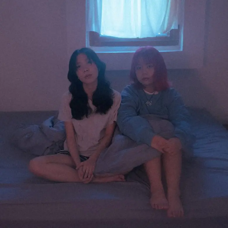 "LANDOKMAI" (ลานดอกไม้) สองสาวศิลปินสไตล์ดรีมป็อบ จ...