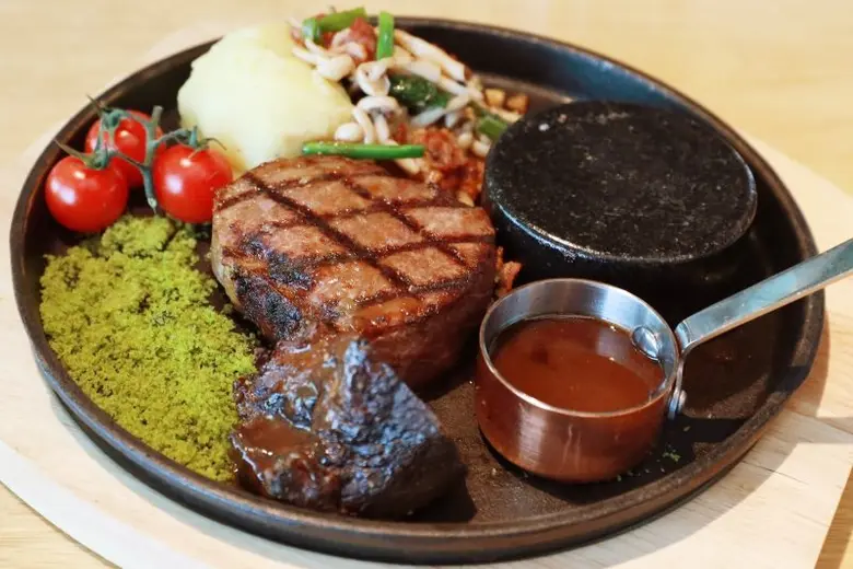 "ซิซซ์เล่อร์" ชวนมีทเลิฟเวอร์ สัมผัสเมนูสเต๊ก "#Cutsที่ใช่ใครก็ชอบ" และ Chit - Chat - Share กับ "Sizzling World Experience"