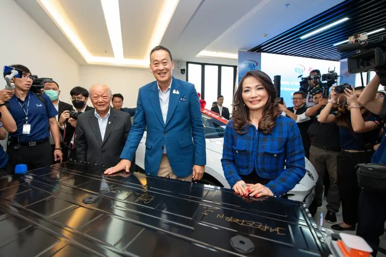 เอ็มจี ต้อนรับนายกรัฐมนตรี หน่วยงานภาครัฐ และเอกชน เยี่ยมชมความพร้อมในฐานะแบรนด์ผู้บุกเบิกและผู้นำอีวี