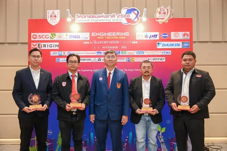 นายอังกูร แซ่โง้ว (ที่ 2 จากขวา) ผู้จัดกา...