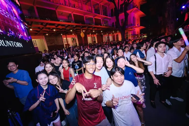 จุฬาฯ ครึ่งหมื่นคึกคัก วิศวะฯ ฉลอง 111 ปี เปิดลานอินทาเนียใหม่ จัดเทศกาลดนตรีสุดมันส์ ชวน "อิ๊ง วรันธร" ควง "เก็ตสึโนว่า (getsunova)" ปลุกสปิริต "เลือดหมูเข้ม ชมพูสด"