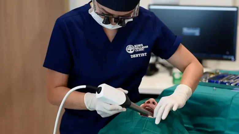 ออกแบบรอยยิ้มด้วยการทำวีเนียร์ เพื่อให้คุณได้มีรอยยิ้มที่เป็นตัวคุณเอง