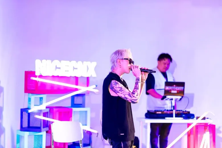 เปิด EP ล่าสุด "AT N!GHT" จาก "NICECNX" ภายใต้ "Def Jam Thailand" รวม 6 แทร็กสไตล์ซินท์ป็อป คุมธีมคอนเซ็ปต์กลิ่นอาย Cyber Punk