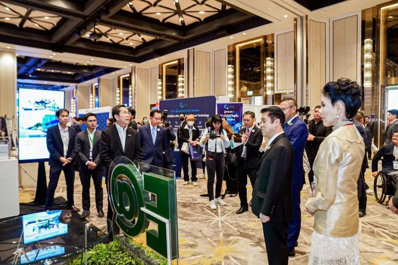 EA - iTIC ให้การต้อนรับนายสุริยะ จึงรุ่งเรืองกิจ รมว.คมนาคม โชว์นวัตกรรมฝีมือคนไทย หนุนการขนส่งสาธารณะแบบไร้มลพิษ