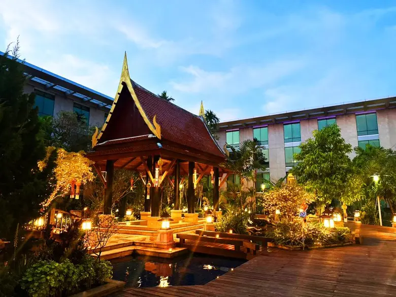 ดื่มด่ำบรรยากาศคืนเดือนเพ็ญ เพลิดเพลินกับบุฟเฟ่ต์มื้อค่ำ และสัมผัสมนต์เสน่ห์ลอยกระทงในสวนไทย ที่โรงแรมโนโวเทล สุวรรณภูมิ แอร์พอร์ต