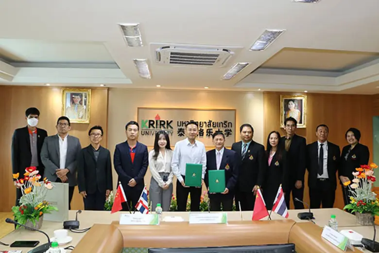 คุณอีริค เหลียง ผู้ช่วยผู้จัดการทั่วไป ธุ...