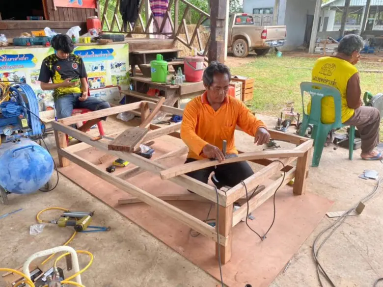 มข. หนุนความรู้ชุมชน ผลิตเตียงพลิกตัวต้นทุนต่ำ เพื่อผู้ป่วยติดเตียง