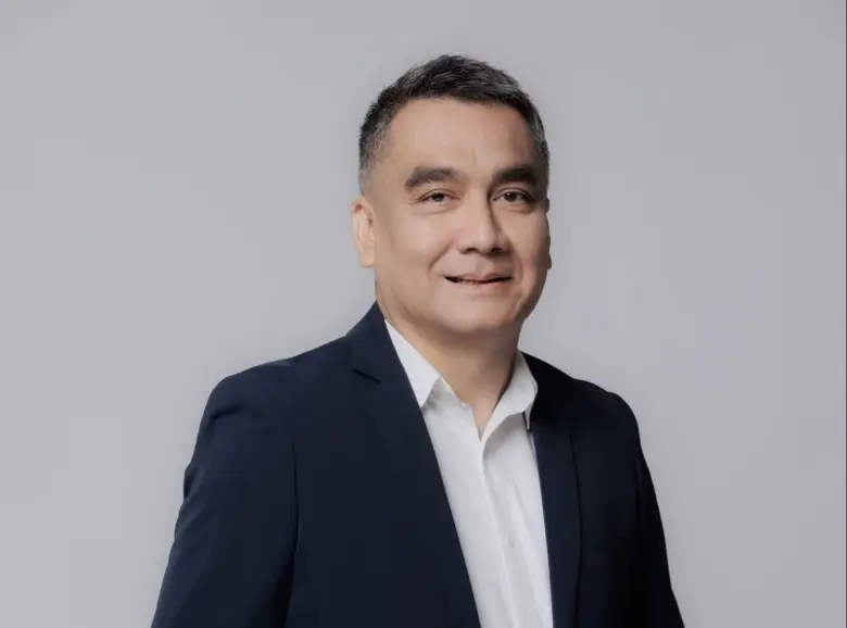 นายพรชลิต พลอยกระจ่าง รองกรรมการผู้จัดการ...