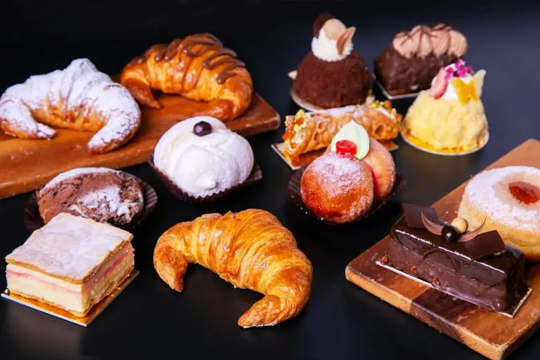 กลิ่นคลุ้งหอมโชยดึงดูดความอร่อยไปทั่วชั้น...