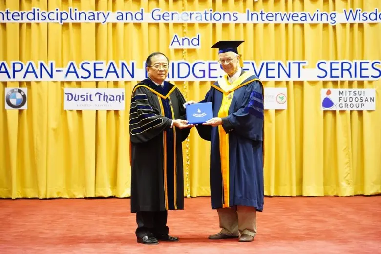 โดยมีนายวีระพล ตั้งสุวรรณ นายกสภามหาวิทยา...