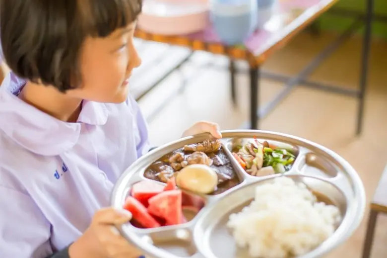 LINE MAN ชวนสั่งมื้อนี้ ส่งมื้อดีให้น้อง ...