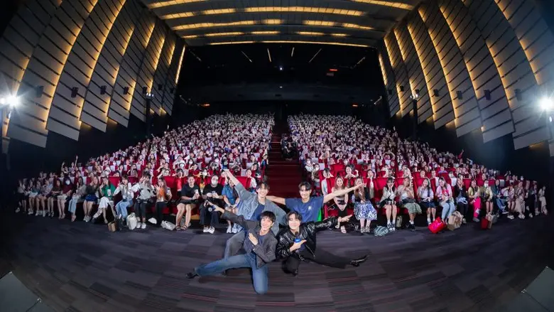 สะเทือนวงการภาพยนตร์! FRIENDS OF SF "นนน, เจมีไนน์, โฟร์ท" ขนทัพเพื่อนศิลปินกว่าสิบชีวิตบุก เอส เอฟ!! ต้อนรับภาพยนตร์ "The Marvels (เดอะ มาร์เวลส์)"