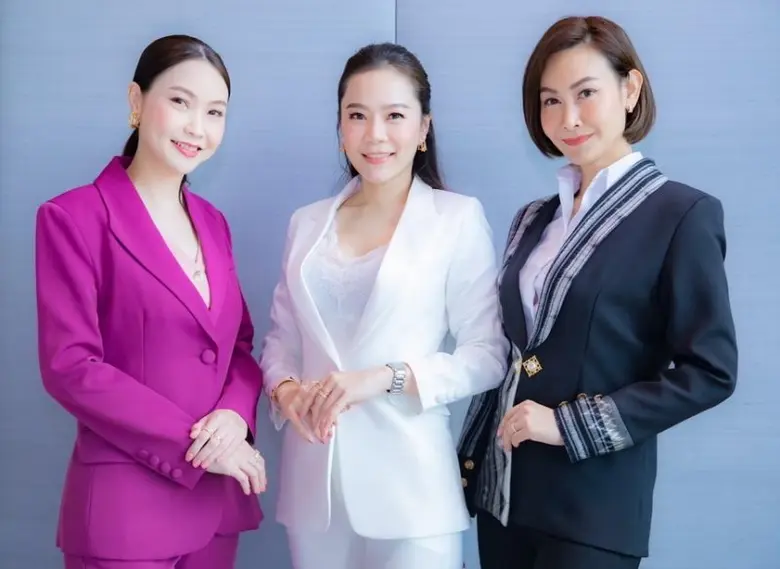 เมื่อเร็วๆ นี้ ดร.นุชนารถ ชลคงคา (กลาง) ป...