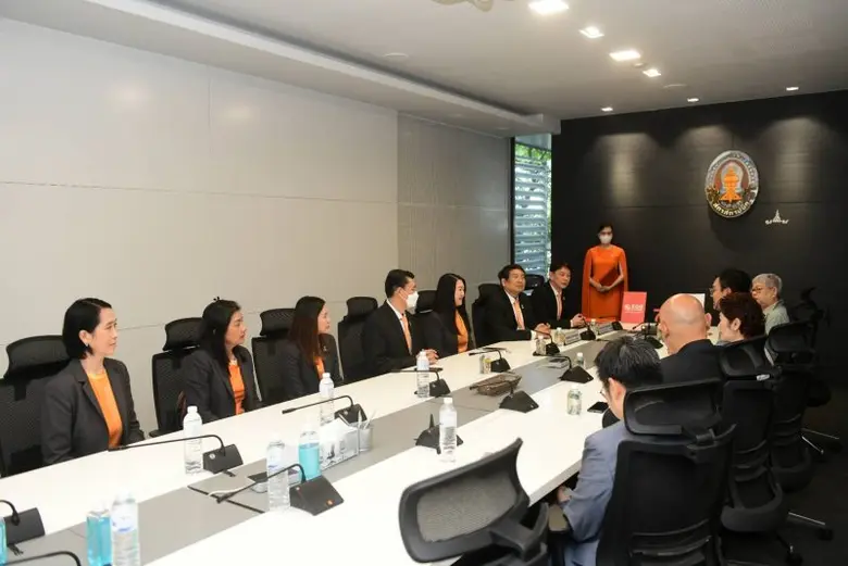 ธอส. ร่วมกับ สมาคมมัณฑนากรแห่งประเทศไทย ลงนาม MOU โครงการ Life Begins with GHB จัดทำแพ็กเกจสินเชื่อบ้านดอกเบี้ยต่ำ เงินฝากดอกเบี้ยสูง