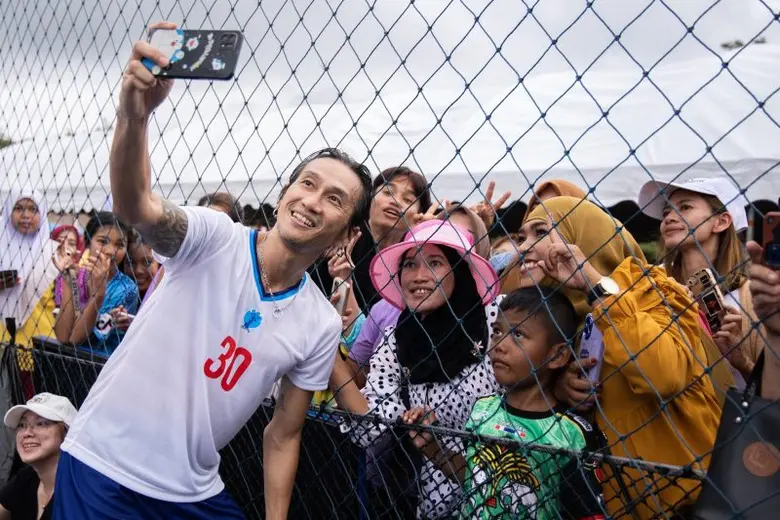 นักร้องหนุ่มร็อกเกอร์ดัง ตูน-อาทิวราห์ คง...