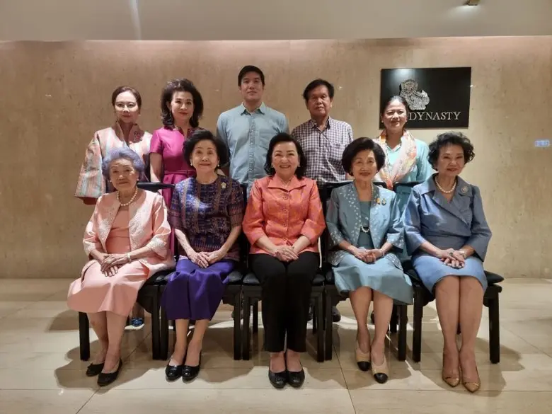 มุกดา จิราธิวัฒน์ เอื้อวัฒนะสกุล รัตนา จิ...