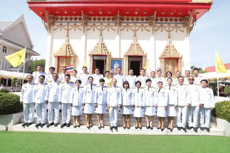 พระบาทสมเด็จพระเจ้าอยู่หัว ทรงพระกรุณาโปร...