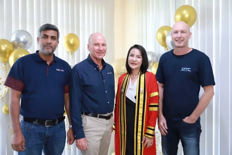 นายสตูวิค สตาเล่ มาร์ติน ประธานคณะกรรมการ...