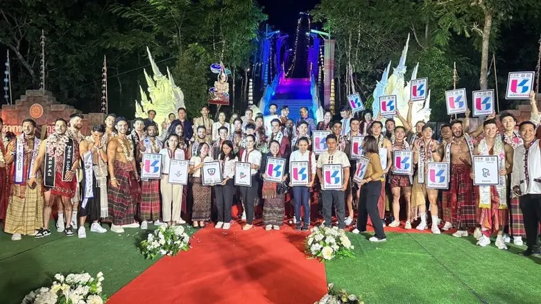 พช.กาฬสินธุ์ ประชาสัมพันธ์การใช้งานแพลตฟอร์ม "Click ชุมชน" ในกิจกรรม "พาแลง แงงบันไดสวรรค์ รังสรรค์ด้วย Mister Global"