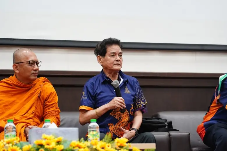 รองศาสตราจารย์สุขุม นวลสกุล อดีตอธิการบดี...