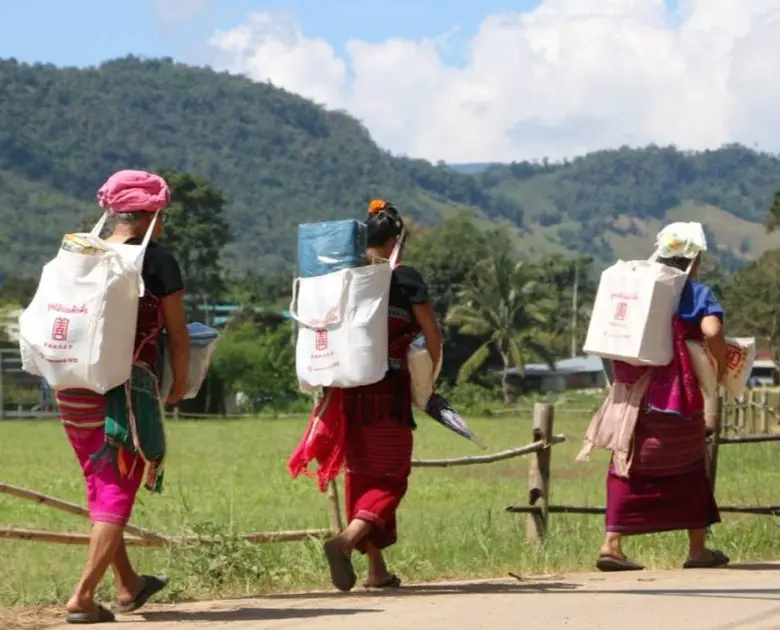 มูลนิธิป่อเต็กตึ๊ง ส่งมอบไออุ่นผู้มีจิตศรัทธา ยกทัพผ้าห่มพร้อมเครื่องอุปโภคบริโภค มูลค่ากว่า 31 ล้านบาท.. สู่ผู้ประสบภัยหนาวในถิ่นทุรกันดาร 4 ภาค รวม 43 จังหวัด