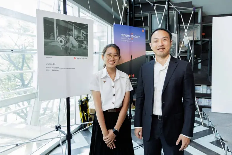 เสียวหมี่ ประเทศไทย ร่วมกับ คณะนิเทศศาสตร์ มหาวิทยาลัยกรุงเทพ มอบรางวัลให้แก่นักศึกษาผู้ชนะการประกวดภาพถ่ายด้วยสมาร์ทโฟนเสียวหมี่