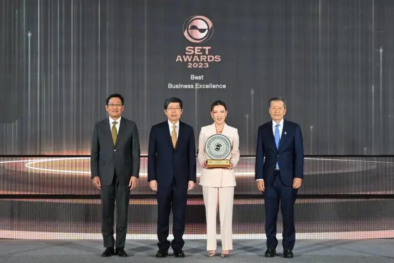 'ปิยจิต รักอริยะพงศ์' CEO SAPPE คว้ารางวัล 'BEST CEO AWARDS' 'BEST COMPANY PERFORMANCE AWARDS' และอีก 2 รางวัลใหญ่ การันตีความสามารถสุดโดดเด่น จากงาน SET AWARDS 2023
