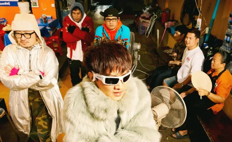 หลังจากวงร็อกที่ยืนหนึ่งเรื่องครีเอทีฟไอเ...