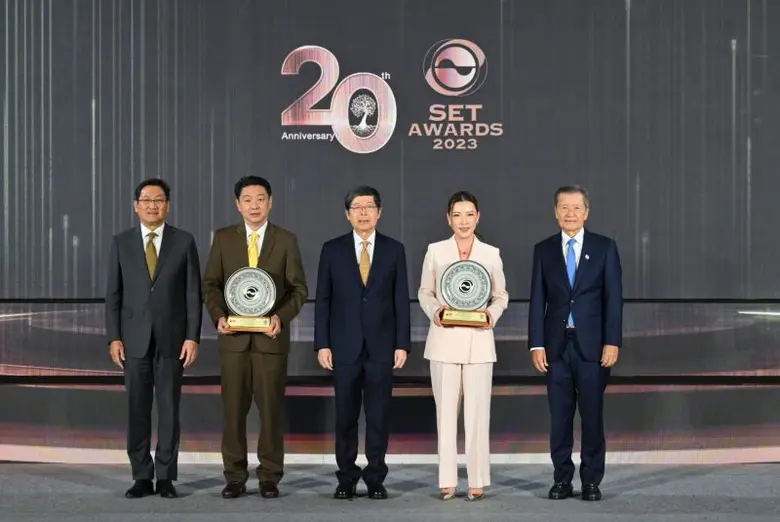 ประสาร ไตรรัตน์วรกุล ประธานกรรมการ ภากร ป...