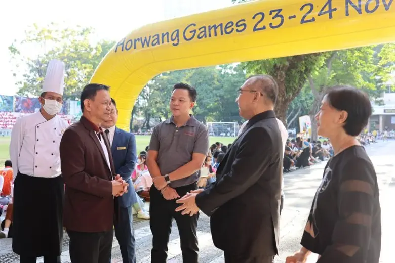 เซ็นทาราแกรนด์ เซ็นทรัลพลาซา ลาดพร้าว ร่วมสนับสนุนอาหารว่างสำหรับนักเรียนในงานกีฬาสีโรงเรียนหอวัง