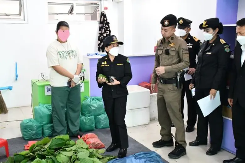 นางสาววรุณลักษม์ พลหาญ ผู้อำนวยการเขตยานน...