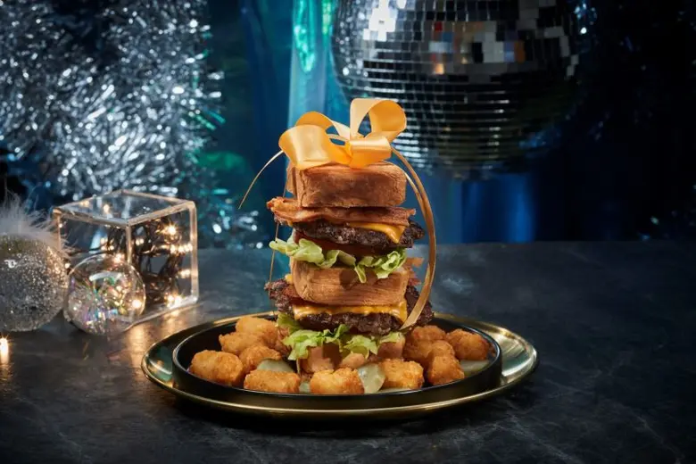 มาร่วมฉลองเทศกาลปีใหม่ตลอดทั้งเดือน ที่ท็อปกอล์ฟ เมกาซิตี้ พร้อมลุ้นรับรางวัลใหญ่กับกิจกรรม Golden Ball สุดพิเศษ