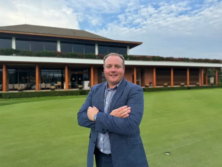 อะเควลล่า กอล์ฟ แอนด์ คันทรี คลับ สนามกอล...