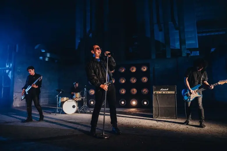 ยังคงความหล่อพร้อมกับน้ำเสียงอบอุ่น ของ "...