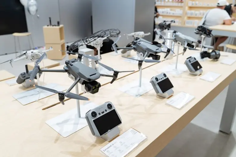 กระแสตอบรับแรงไม่หยุด! เปิดตัว DJI Experience Store สาขาเซ็นทรัล ภูเก็ต ฟลอเรสต้า ใหม่และใหญ่กว่าเดิม ตอบโจทย์ทุกไอเดียสร้างสรรค์ของ DJI Fans ทั้งชาวไทยและชาวต่างชาติ