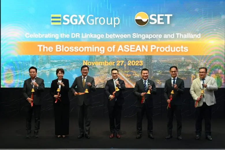 นายภากร ปีตธวัชชัย กรรมการและผู้จัดการ ตล...