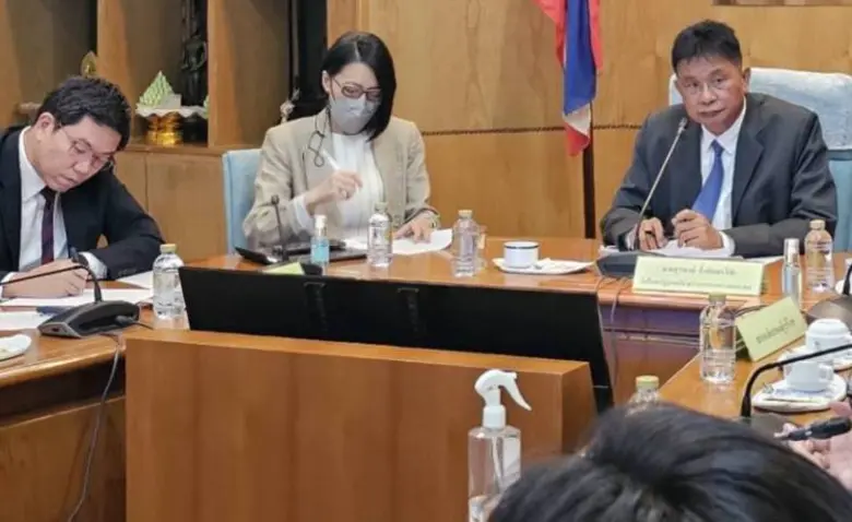 เครือข่ายผู้บริโภค กทม. เสนอ รมว. คมนาคม เก็บค่ารถไฟฟ้าสีชมพูสูงสุด 20 บาท