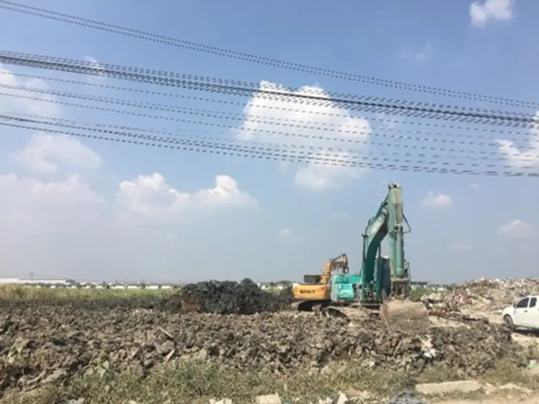 เขตลาดกระบังเฝ้าระวังการลักลอบเปิดบ่อทิ้งขยะในพื้นที่ แนะประชาชนร่วมสอดส่องดูแล